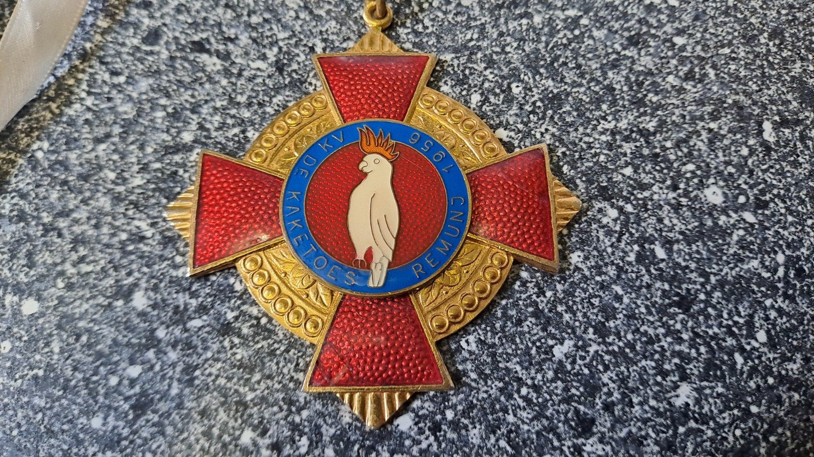 Zeldzame Medaille 'De Kaketoes Remund 1956', Postzegels en Munten, Penningen en Medailles, Ophalen of Verzenden, Overige materialen