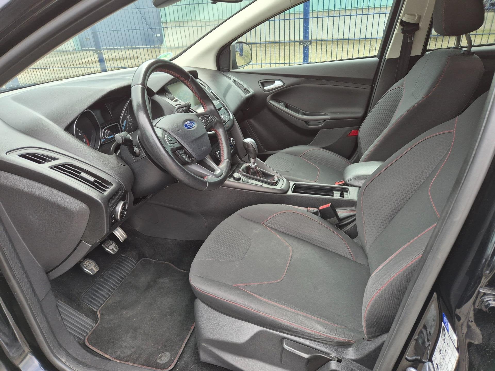 Foto 13 van Ford Focus Wagon 1.5 Black Edition ST Look *AKTIEPRIJS!