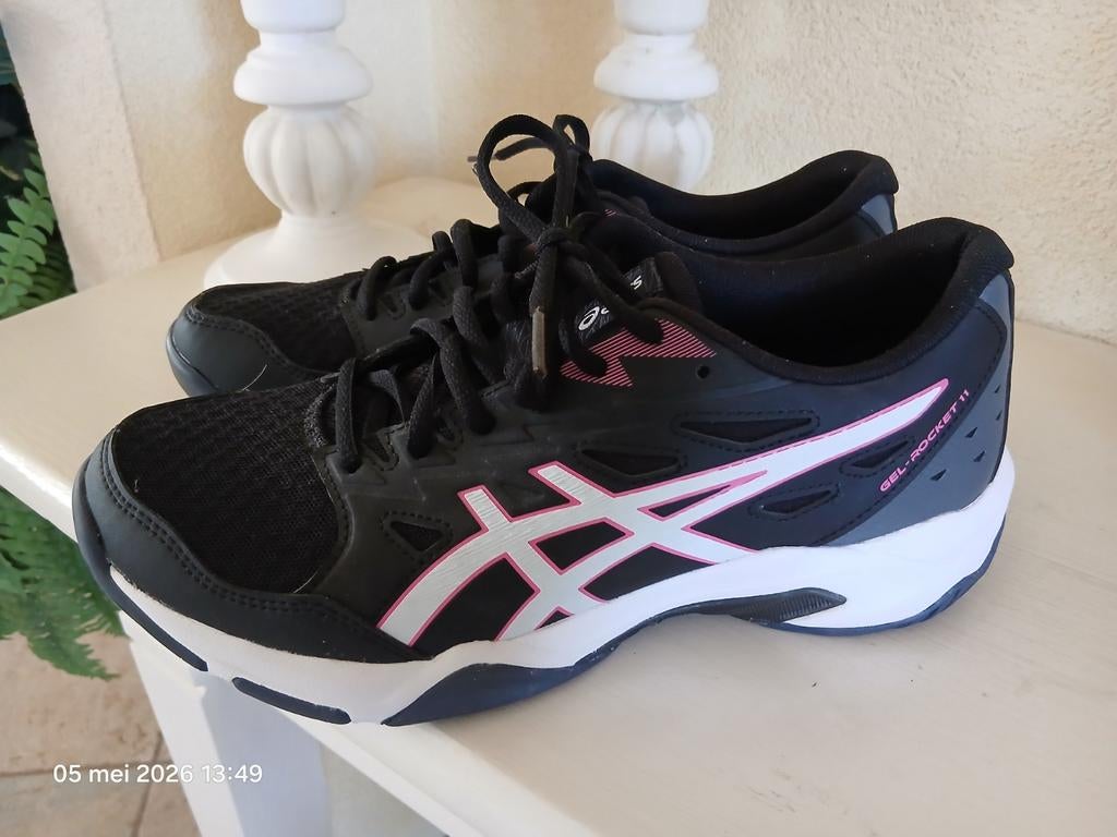 Asics maat 39.  Nieuw!!!!, Nieuw, Ophalen of Verzenden, Asics, Sportschoenen