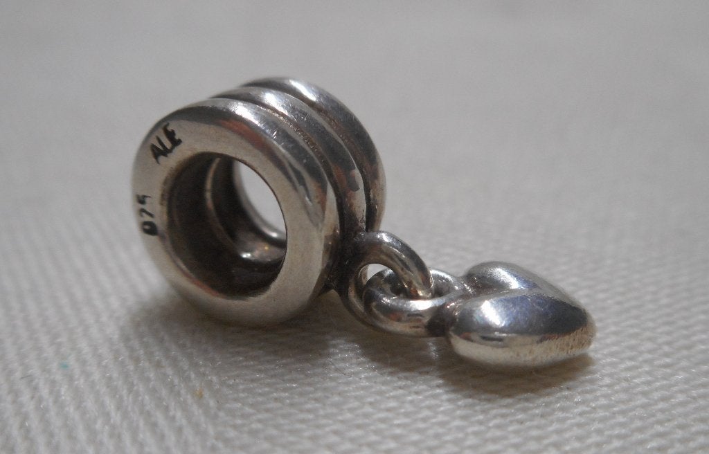 Pandora zilveren bedel met hartje hangertje nr.1717, Verzenden, Pandora, Zo goed als nieuw, 1 bedel