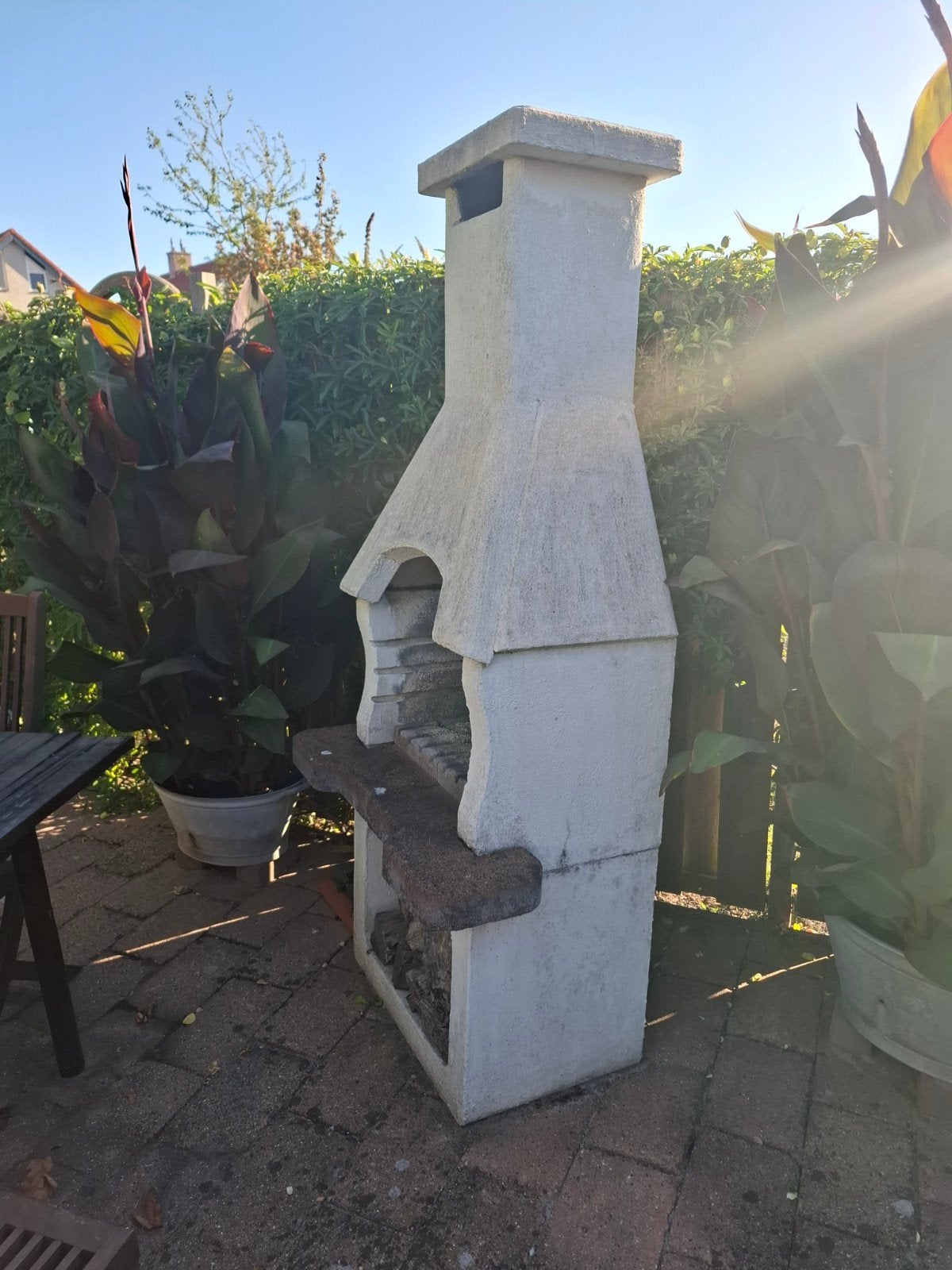 Betonnen barbecue met schoorsteen, Ophalen, Gebruikt, Onbekend
