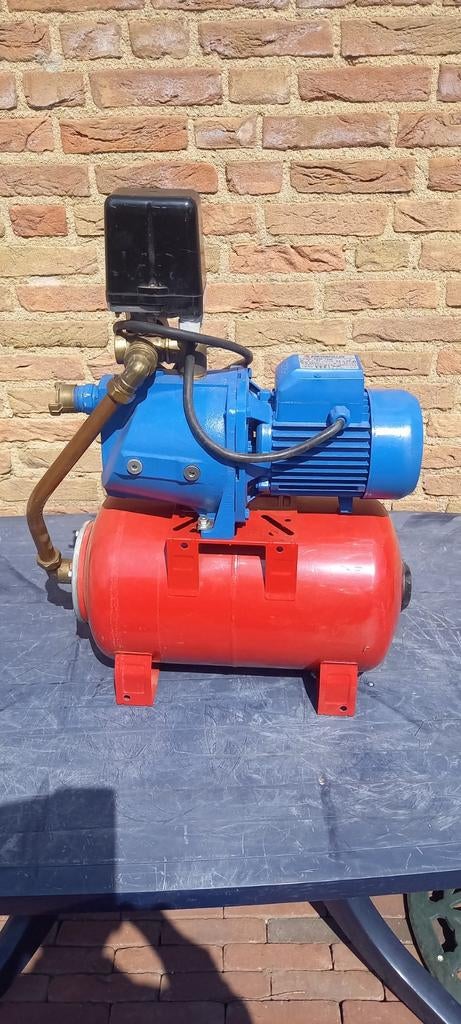Hydrofoorpomp met drukvat - Zo goed als nieuw, Tuin en Terras, Waterpompen, Ophalen, Gebruikt, Elektrisch, Hydrofoorpomp