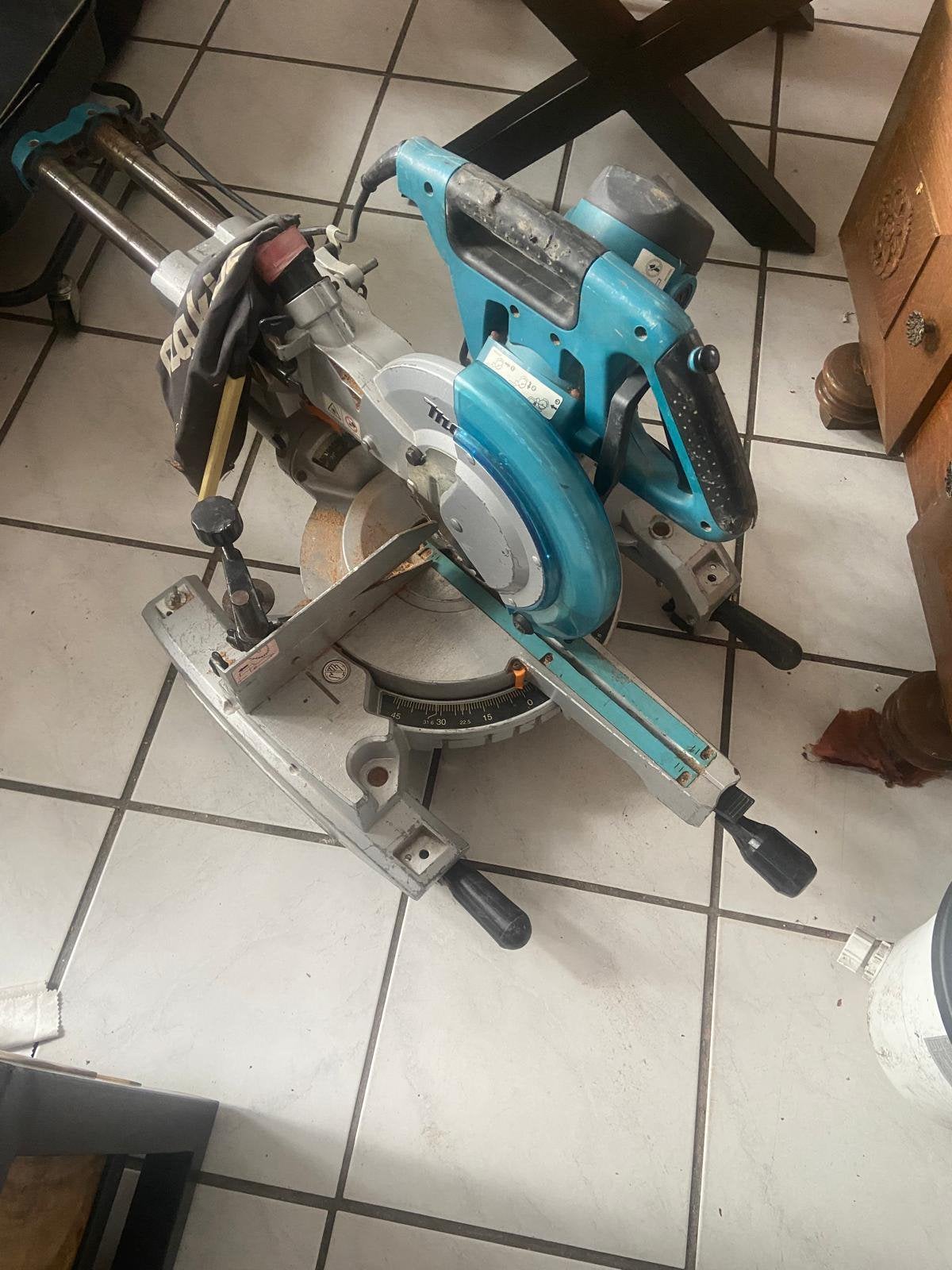 Afkortzaag Makita, Doe-het-zelf en Verbouw, Ophalen, Gebruikt, Afkortzaag, 30 tot 70 mm