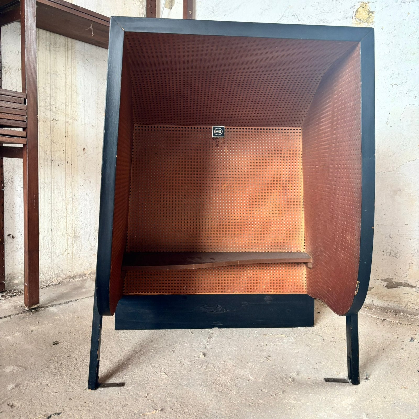 Vintage akoestische telefoon / wandcabine – Restauratie, Huis en Inrichting, Kasten | Wandmeubels, Ophalen, Met plank(en), Gebruikt
