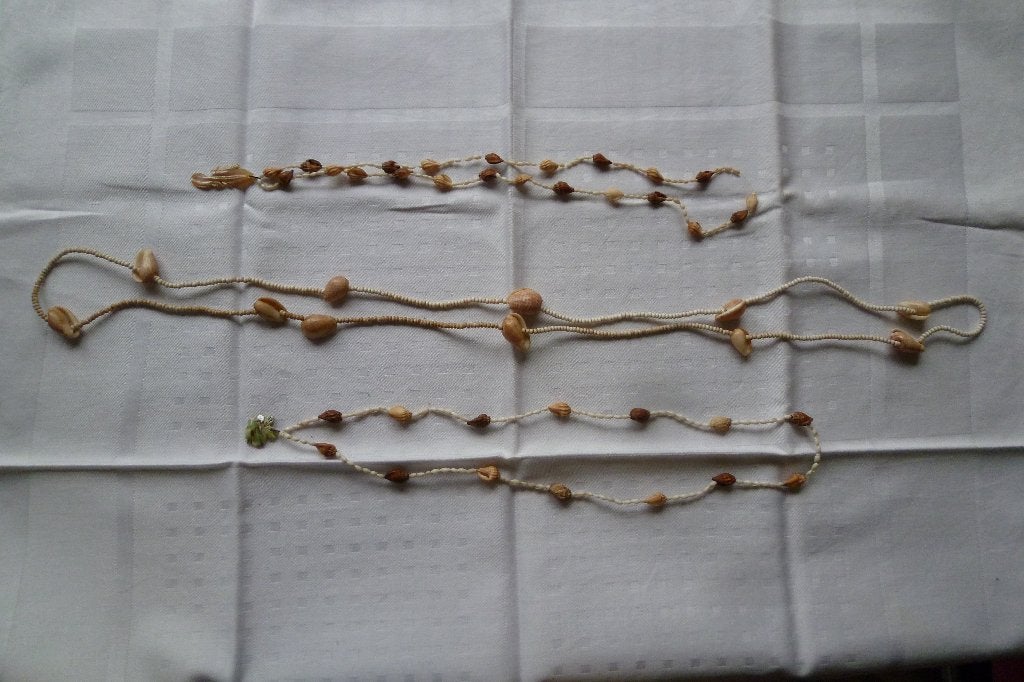 Tribale kettingen, Amazone gebied, circa 1970, 3st, Beige, Ophalen of Verzenden, Zo goed als nieuw, Overige materialen