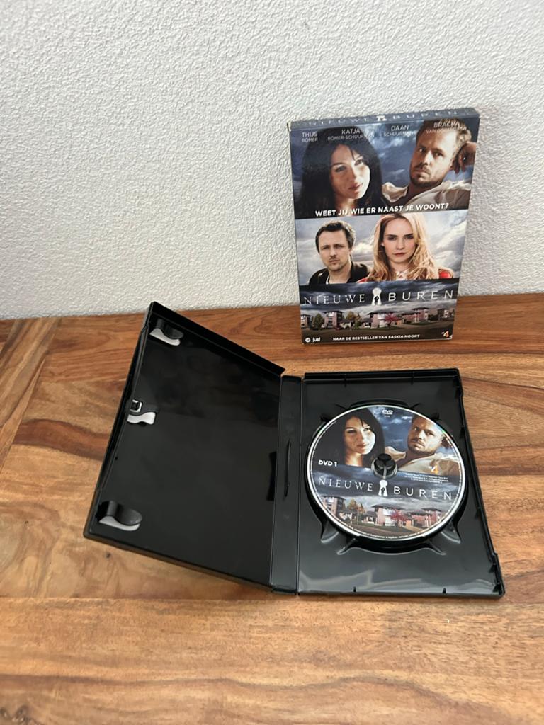 Nieuwe Buren DVD Boxset - Seizoen 1, Vanaf 16 jaar, Ophalen of Verzenden, Zo goed als nieuw, Actiethriller