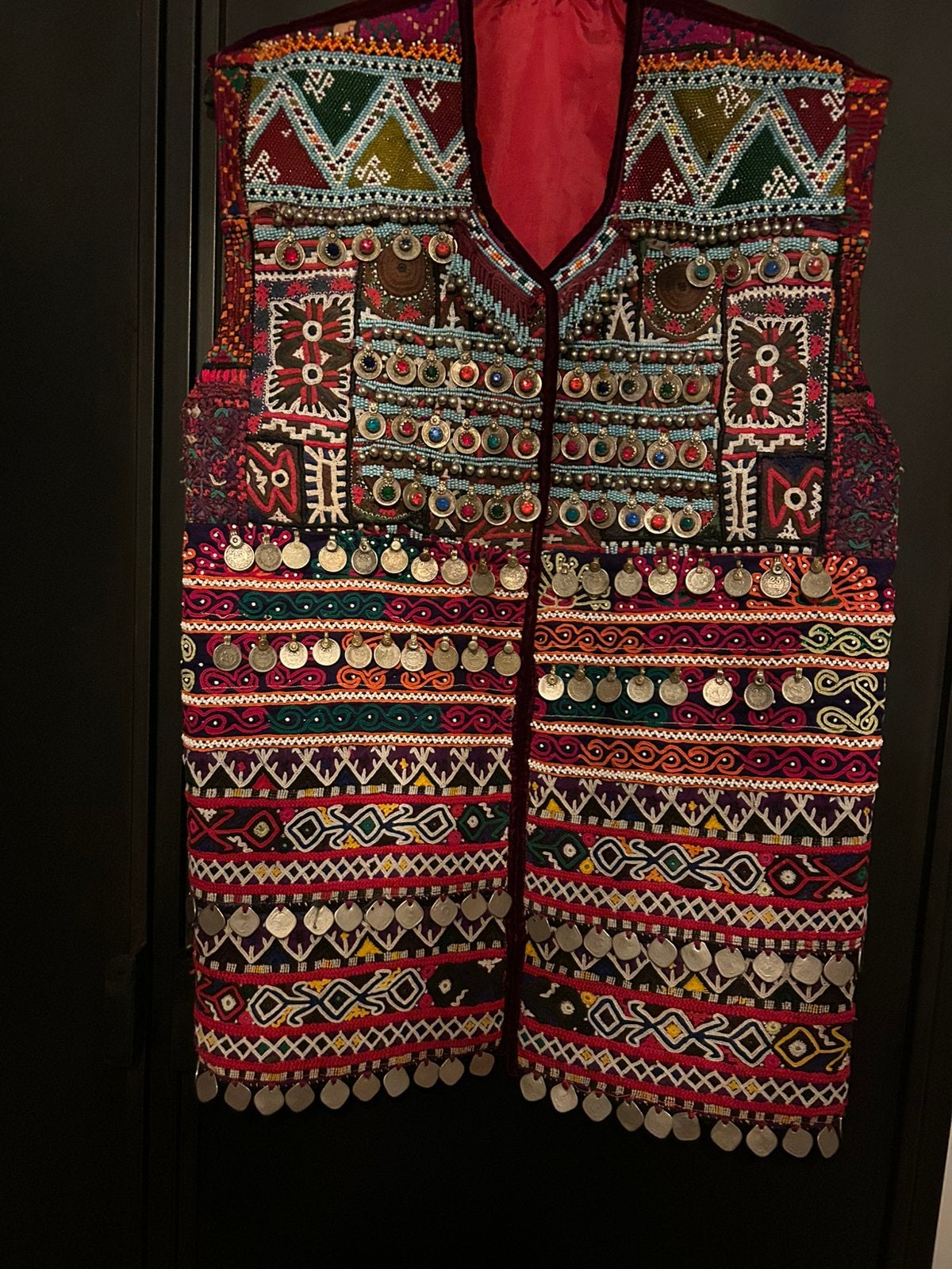 handgeborduurd folkloristisch gilet met munten, Ophalen of Verzenden