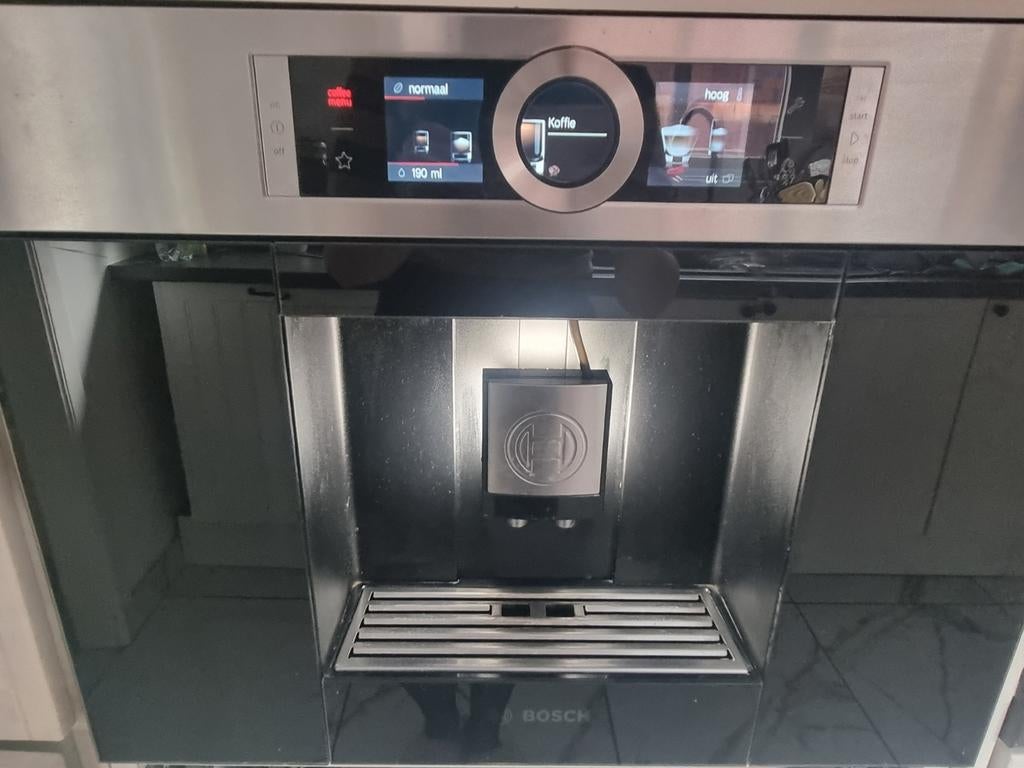 Bosch Inbouw Koffiemachine - Volautomatisch, Ophalen, Koffiemachine, Koffiebonen, Zo goed als nieuw