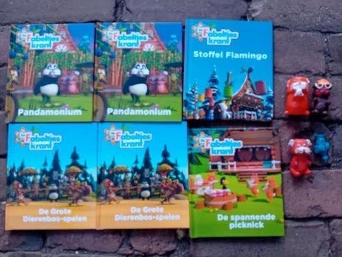 9 x handpop fabeltjeskrant - 9 boeken en 4 poppetjes, Ophalen of Verzenden, Gebruikt, Tv, Overige typen