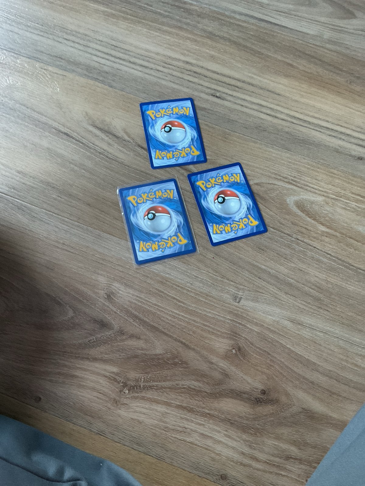 3 Pokémon V-kaarten: Aerodactyl V, Lumineon V, Breloom V, Ophalen, Zo goed als nieuw, Meerdere kaarten