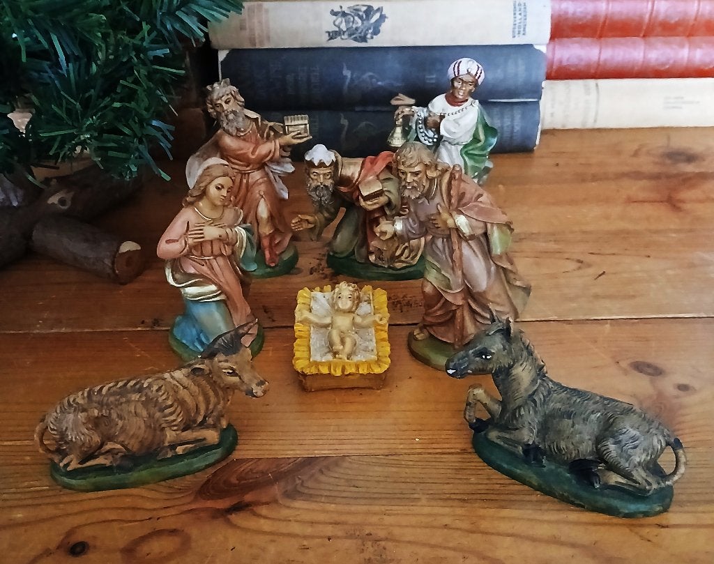 Vintage beeldjes voor de kerststal kunsthars 8 delig, Ophalen of Verzenden
