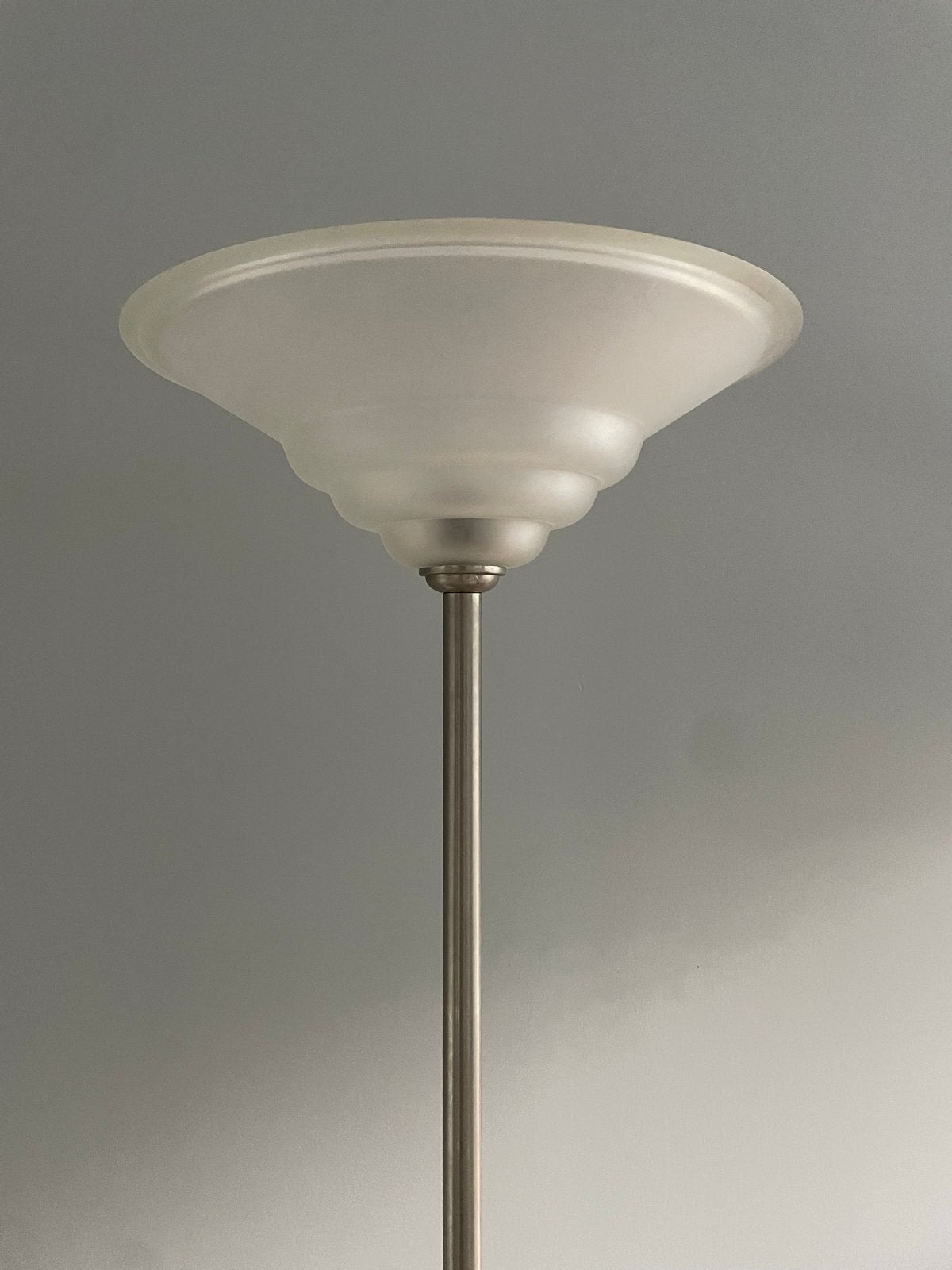 Art Deco Staande Lamp met Melkglas Kap, Ophalen
