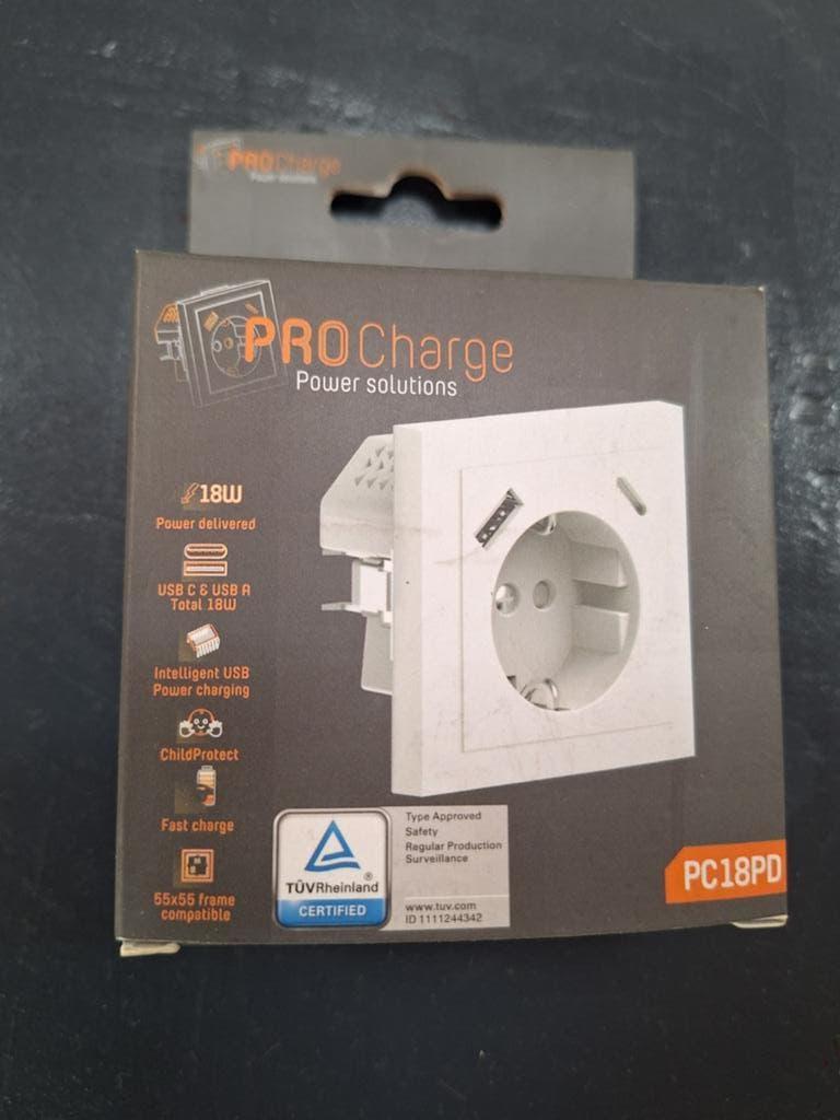 ProCharge Wandcontactdoos met USB-C en USB snelladers, Computers en Software, Ophalen of Verzenden, Nieuw