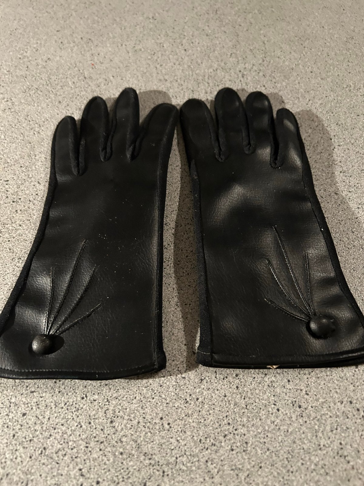 Zwarte handschoenen met decoratie - Maat XS, Kleding | Dames, Overige Dameskleding, Ophalen of Verzenden, Zo goed als nieuw