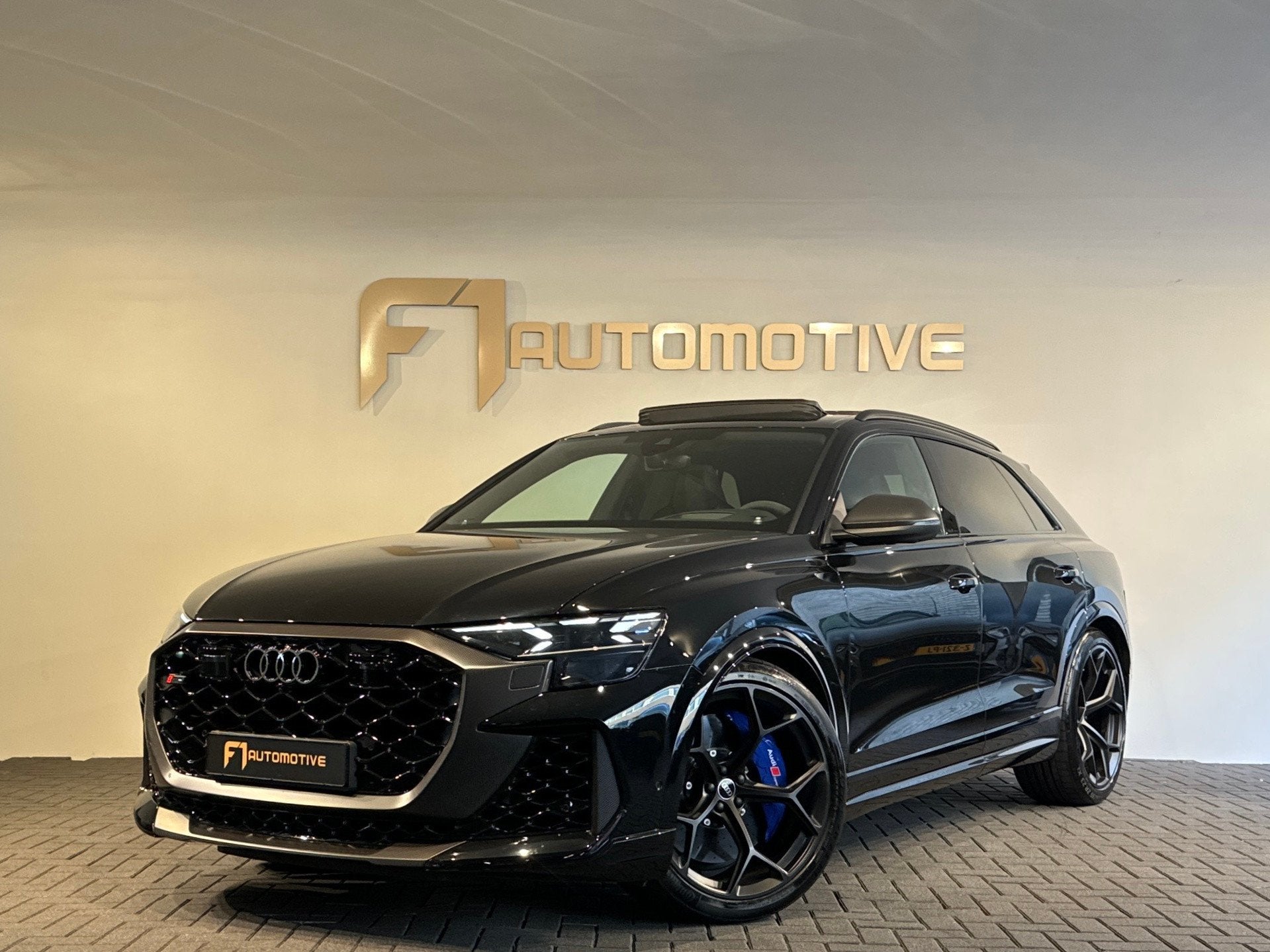 Audi RSQ8 4.0 TFSI quattro Performance Pano|Ceramic|Carbon|B, Auto's, Dealer onderhouden, Verwarmde buitenspiegels, Zwart, Leder