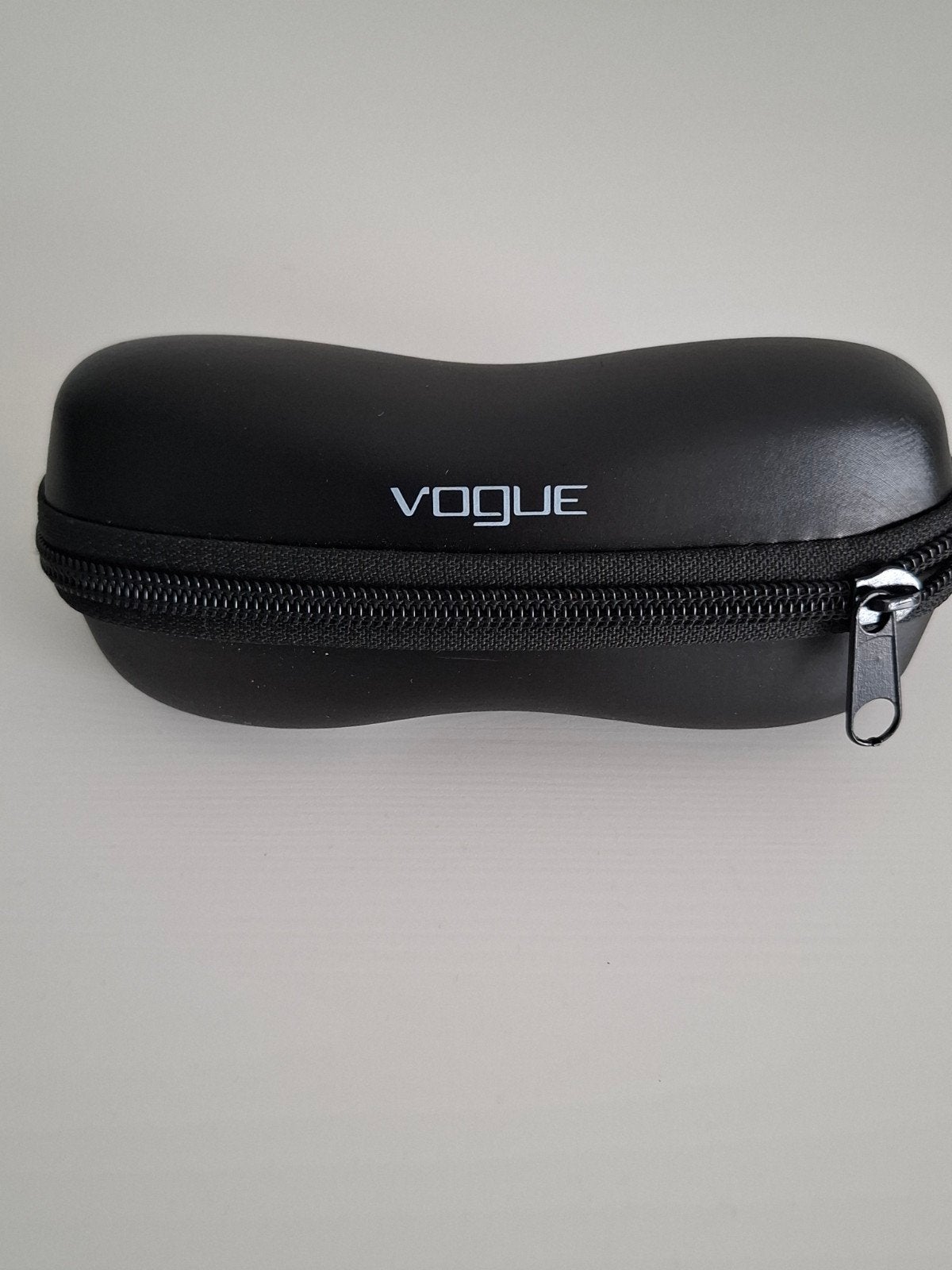Vogue zonnebrillen etui zwart koker, Ophalen of Verzenden, Zo goed als nieuw, Zwart, Overige merken