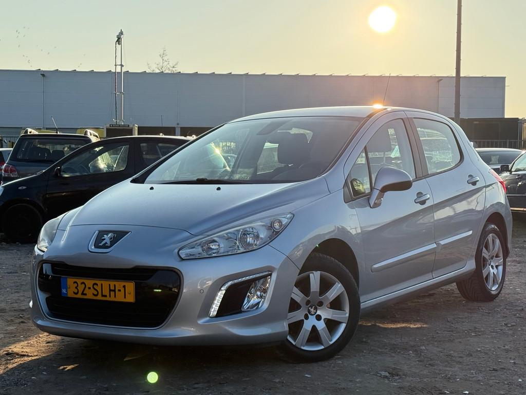 Peugeot 308 1.6 VTi Active/ AUTOMAAT / LED, Euro 5, Gebruikt, 1287 kg, 4 cilinders