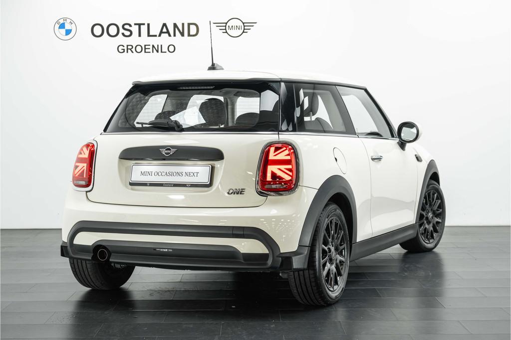 MINI Hatchback One Classic / Sportstoelen / LED / Multifunct, Voorwielaandrijving, Gebruikt, Met garantie (alle), 4 stoelen
