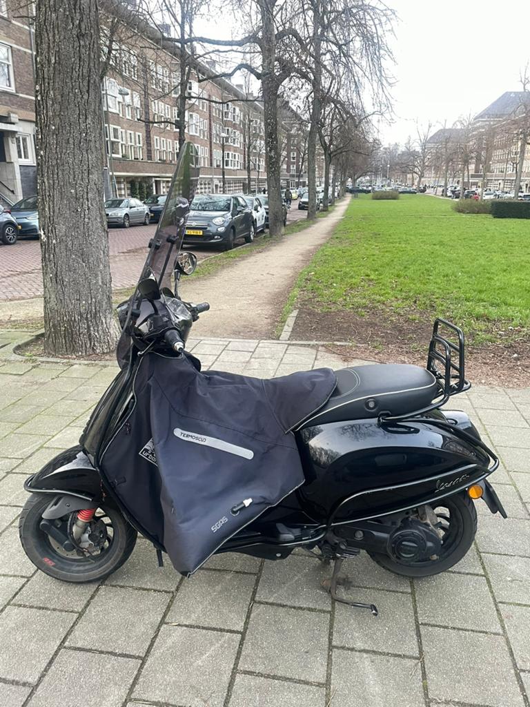 Vespa Sprint 2021 Full Option - Glans zwart, Ophalen, Piaggio, Gebruikt, Benzine