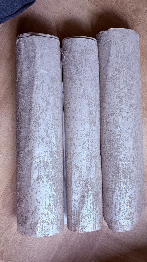 3 rollen taupe/beige kleurig behang met structuur., Ophalen, Beige
