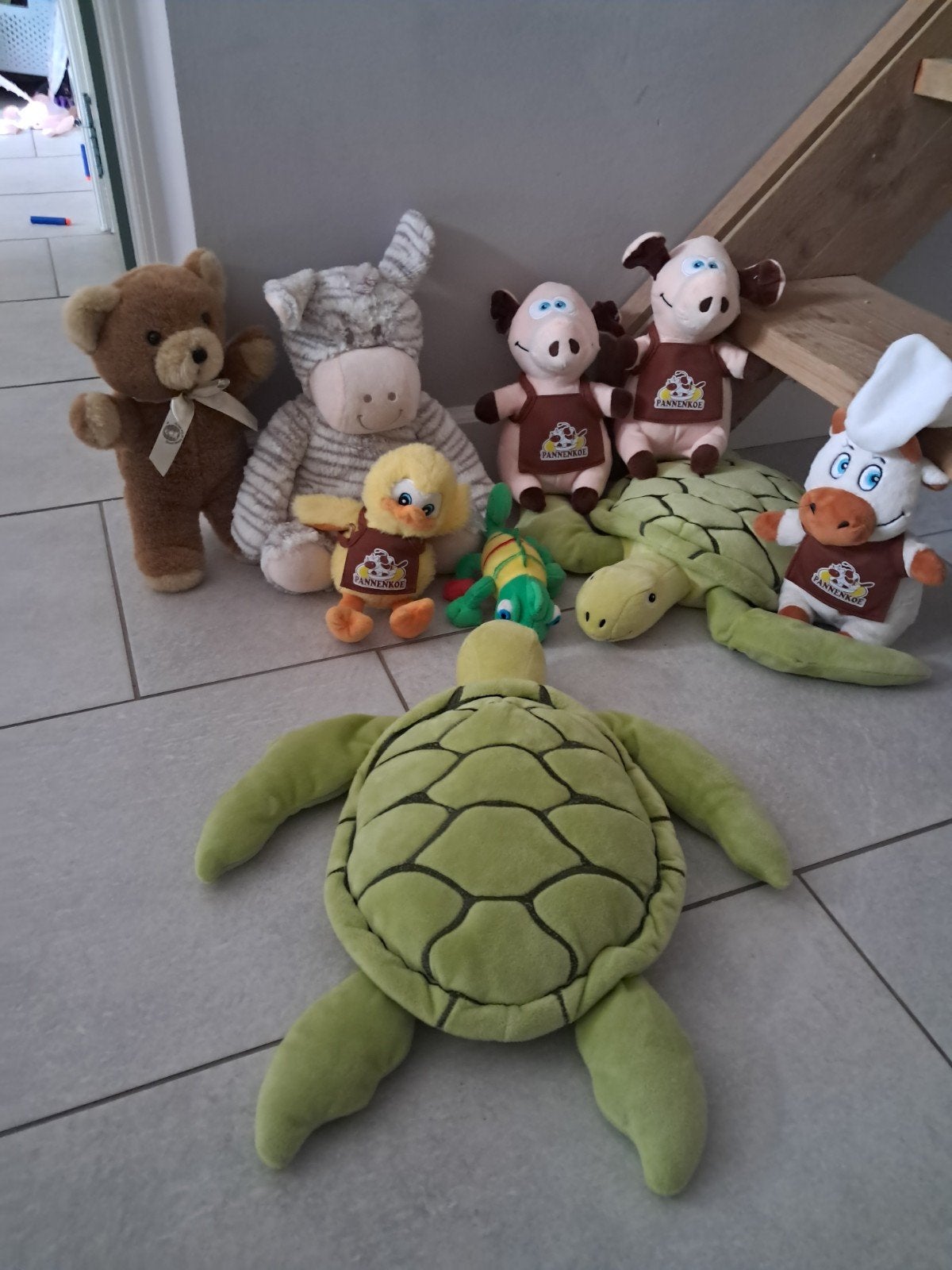 Diverse knuffels: beer, zebra, varkens, koe, schildpadden, Kinderen en Baby's, Ophalen, Gebruikt, Overige merken, Overige karakters