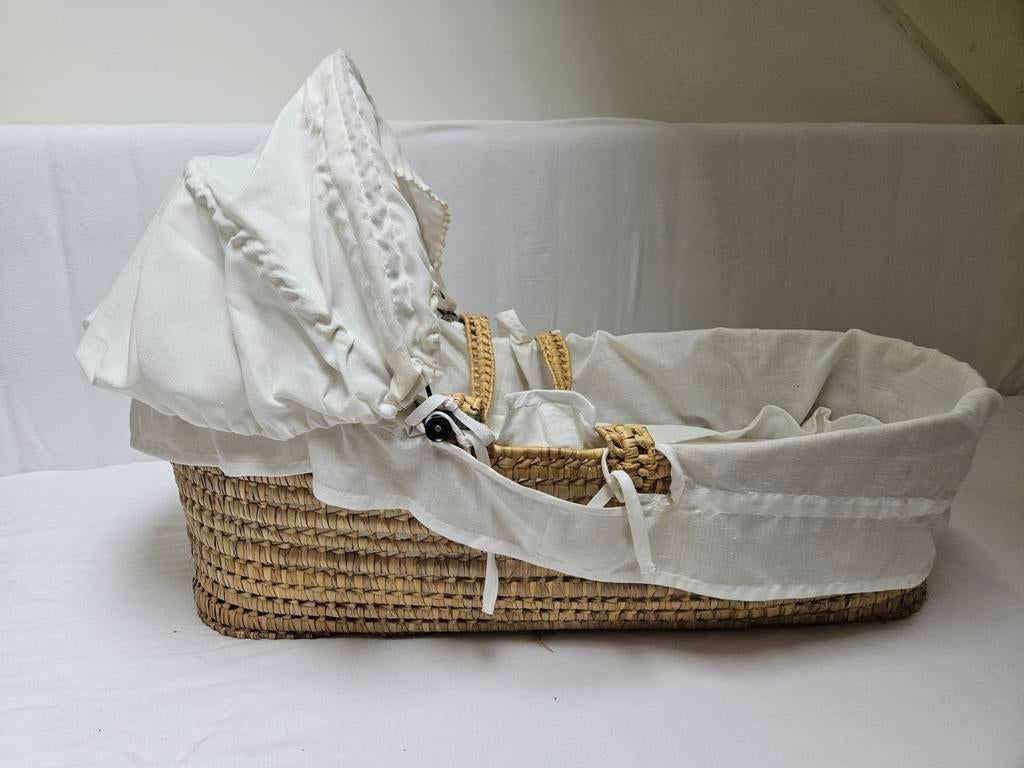 Mozes reiswieg, babywieg van rotan., Ophalen, Gebruikt, Wieg