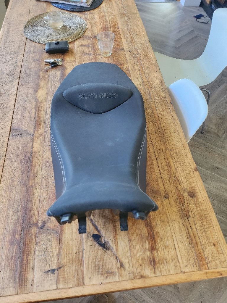 Verhoogd zadel Moto Guzzi V85, Ophalen, Gebruikt