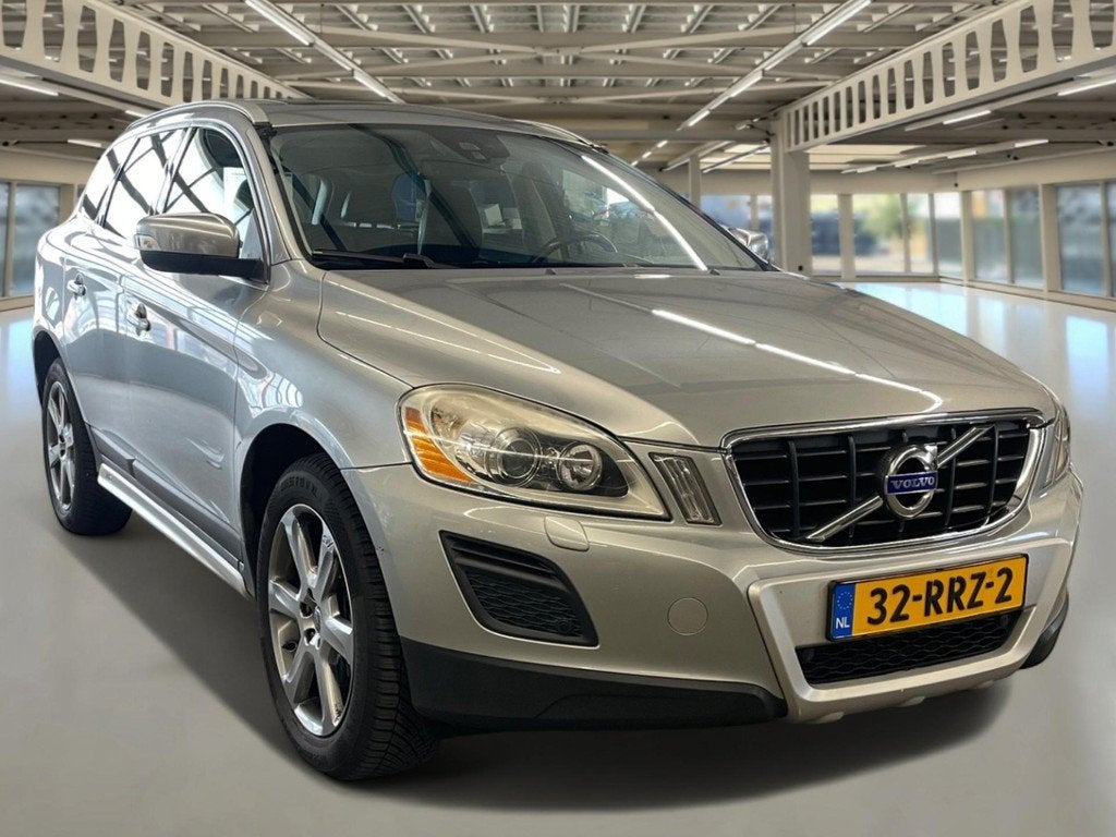 Volvo XC60 3.0 T6 AWD Summum Panorama Dak top onderhouden me, Automaat, Euro 5, Gebruikt, 2000 kg