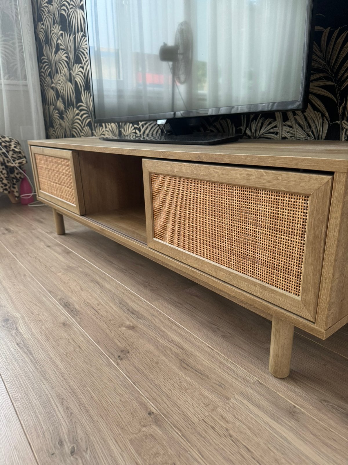 Houten tv meubel, Huis en Inrichting, Kasten | Televisiemeubels, Ophalen, 100 tot 150 cm, Zo goed als nieuw, Minder dan 100 cm