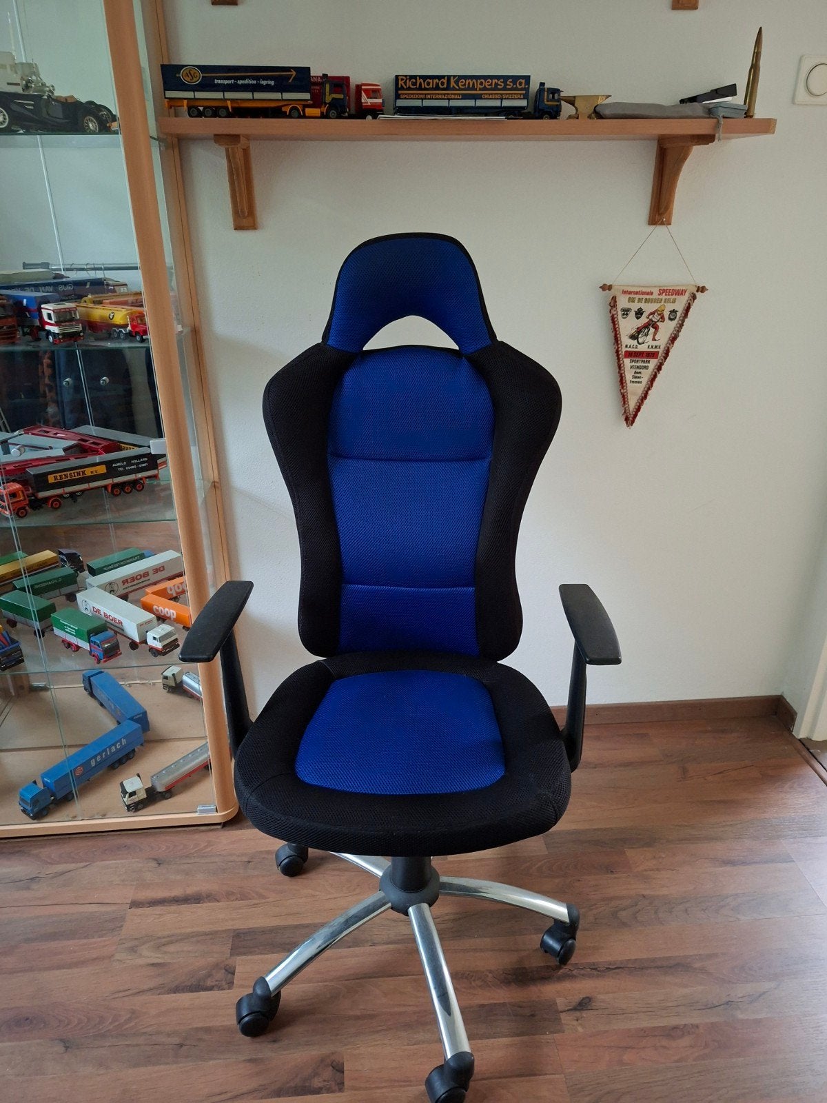 Blauw-zwarte Gaming Bureaustoel - Comfortabel & Ergonomisch, Ophalen, Gebruikt, Blauw, Ergonomisch