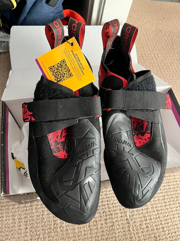 La Sportiva Skwama Climb Klimschoenen Maat 44 Zwart/Rood, Ophalen of Verzenden, Nieuw, Klimsportschoenen