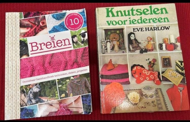 2 boeken voor zelf lekker te breien en knutselen, Ophalen of Verzenden, Zo goed als nieuw, Overige typen