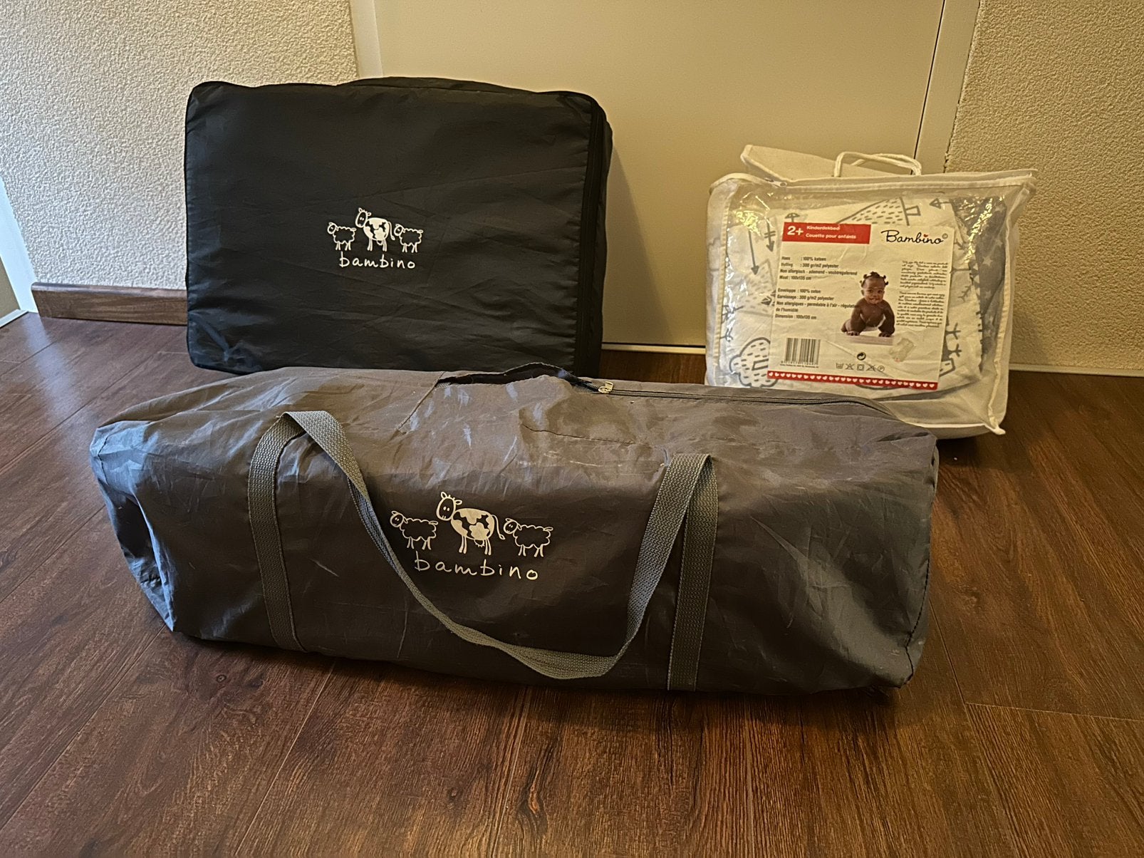 Campingbed, inclusief matras en dekbed, Kinderen en Baby's, Babywiegjes en Ledikanten, Ophalen, Zo goed als nieuw, Reisbedje