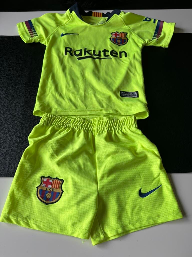 Barcelone teneu, Sport en Fitness, Voetbal, Maat XS of kleiner, Ophalen, Gebruikt, Set