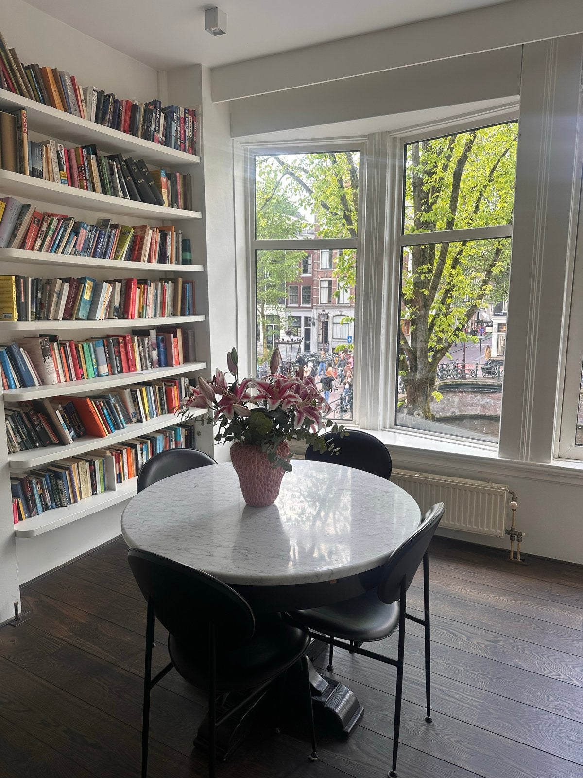 Ronde eettafel met marmeren blad - Diameter 115cm, Huis en Inrichting, Tafels | Eettafels, Ophalen, Overige materialen, Gebruikt