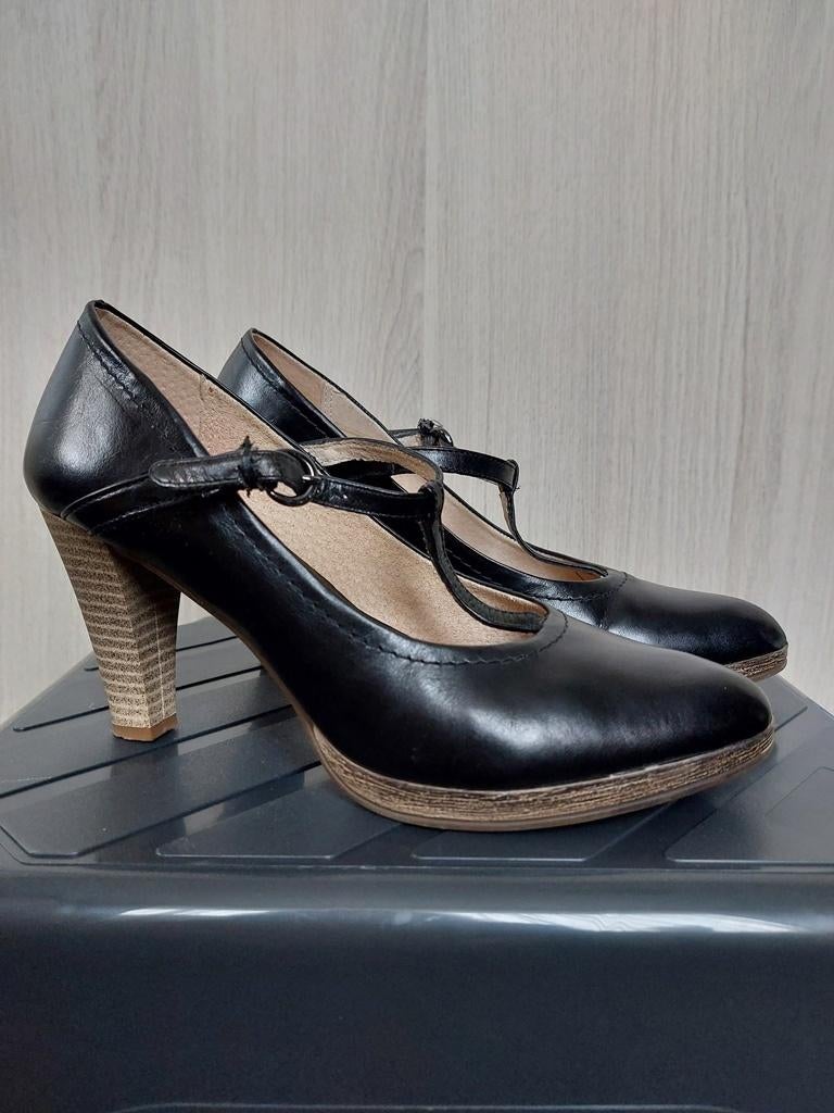 Cellini elegante zwarte pump. Maat 39. Nieuwstaat., Zwart, Ophalen of Verzenden, Zo goed als nieuw, Schoenen met hoge hakken