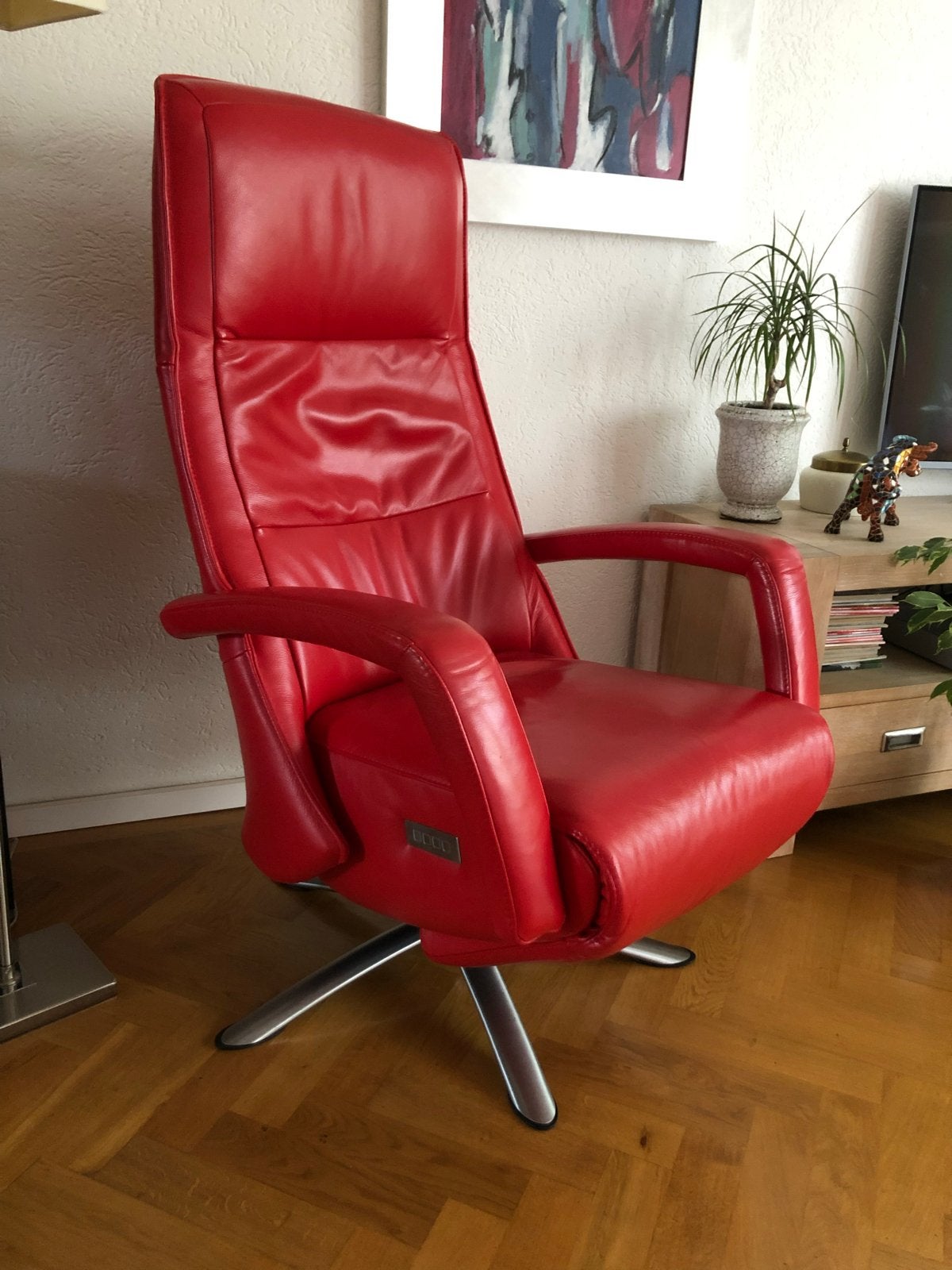 2x Luxe rode Twice relaxfauteuil met motor en accu, Ophalen, 100 tot 125 cm, Leer, Zo goed als nieuw