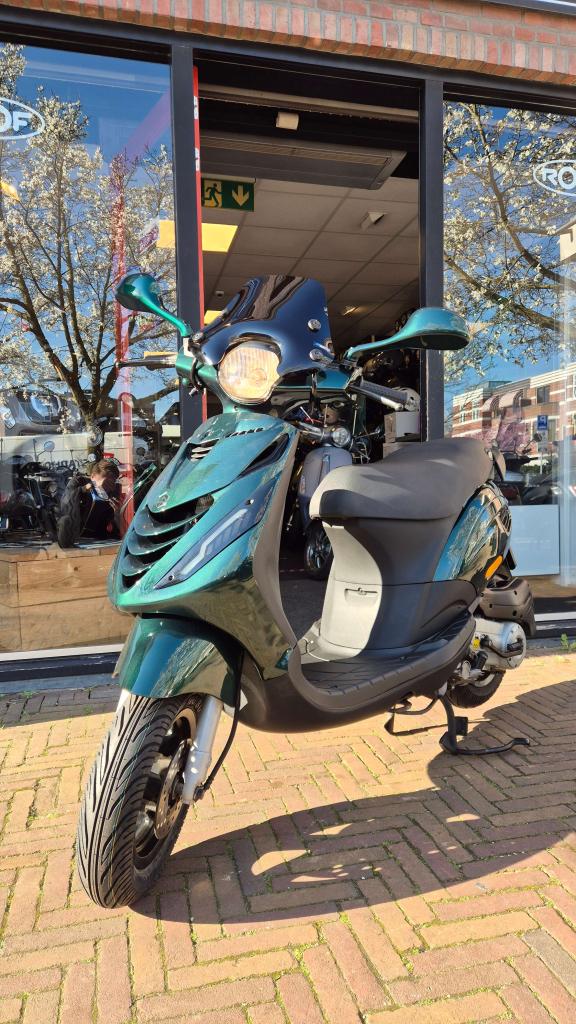 Piaggio Zip 4T 25 snorscooter. Racing green, Gebruikt, Overige modellen, Piaggio, Niet ingevuld