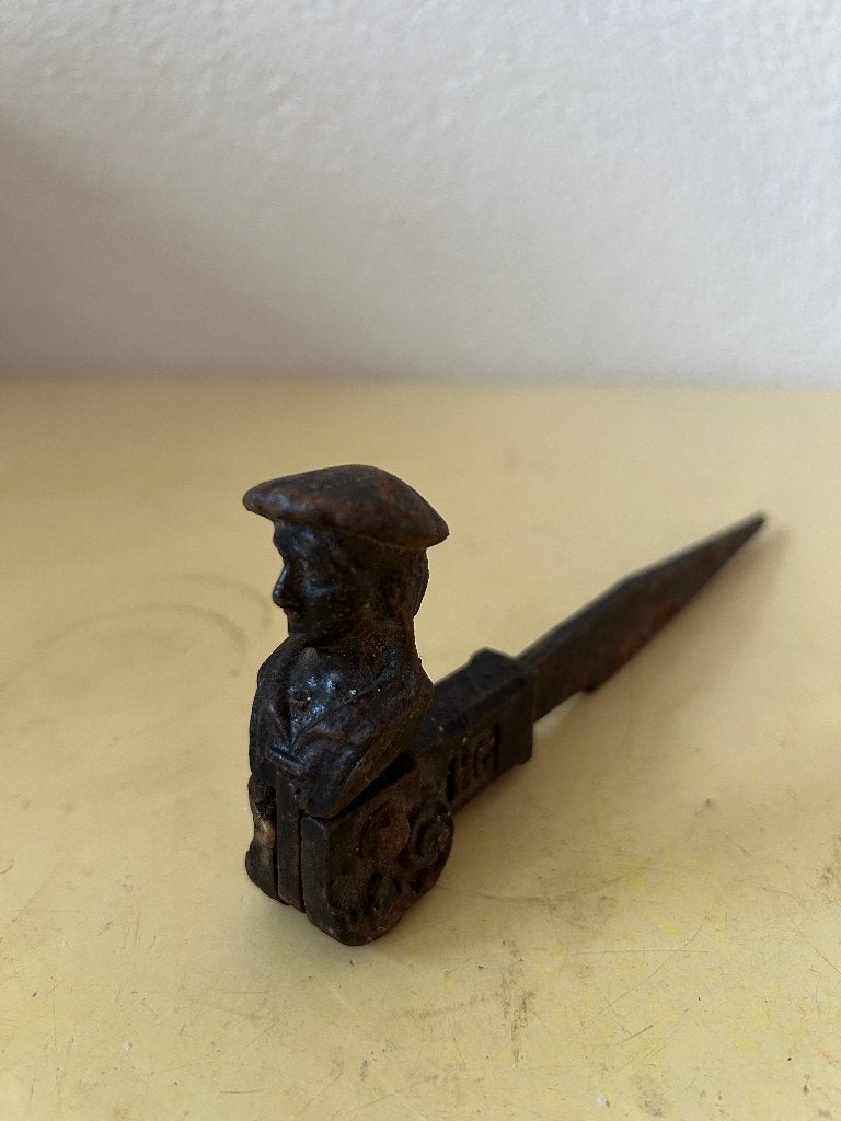 Antieke gietijzeren luikhouder met buste luikstopper, Ophalen of Verzenden