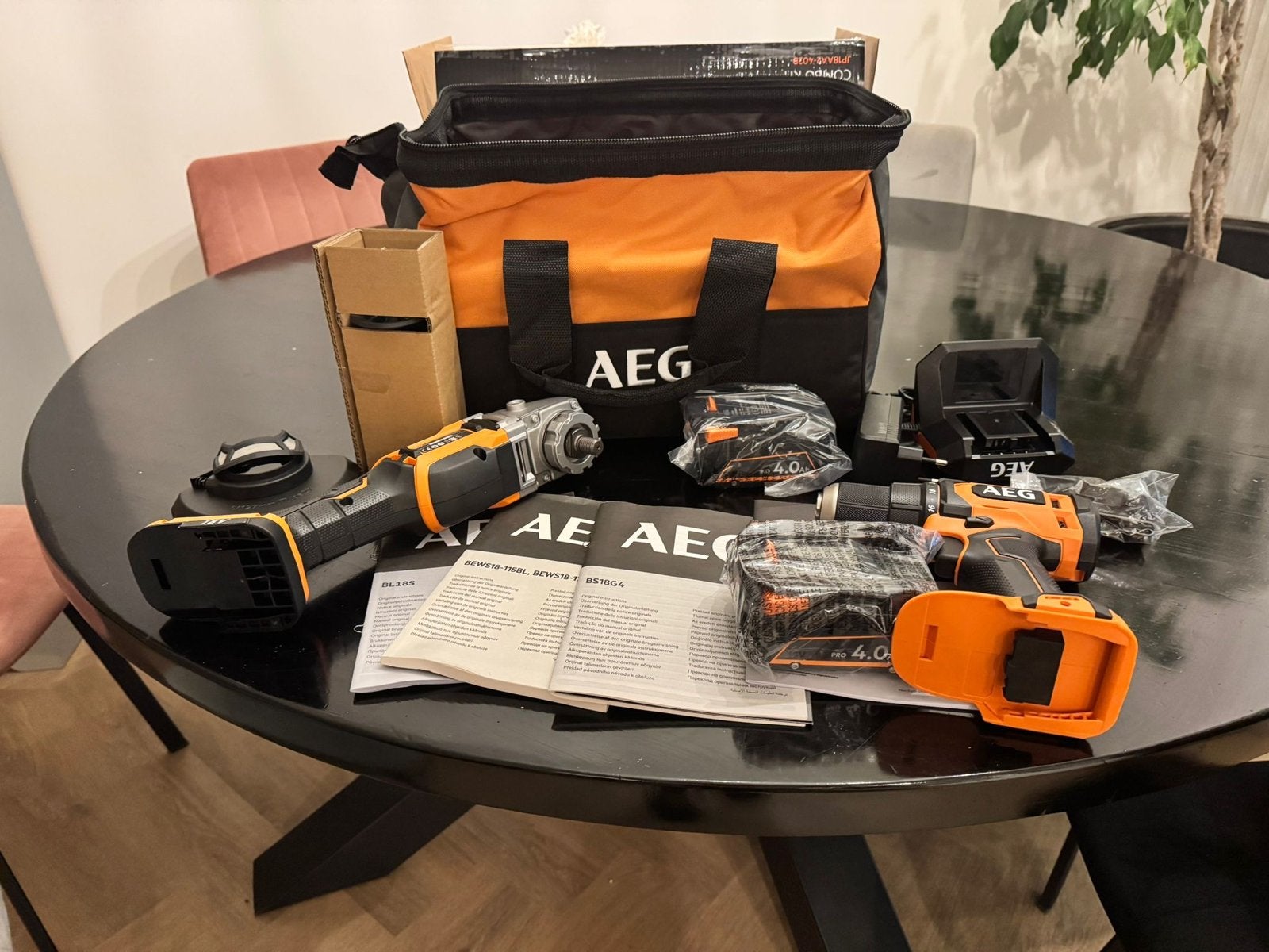 AEG 18V Combo Kit JP18AA2-402B - Boor- en Schroefmachine, 600 watt of meer, Variabele snelheid, ., Nieuw