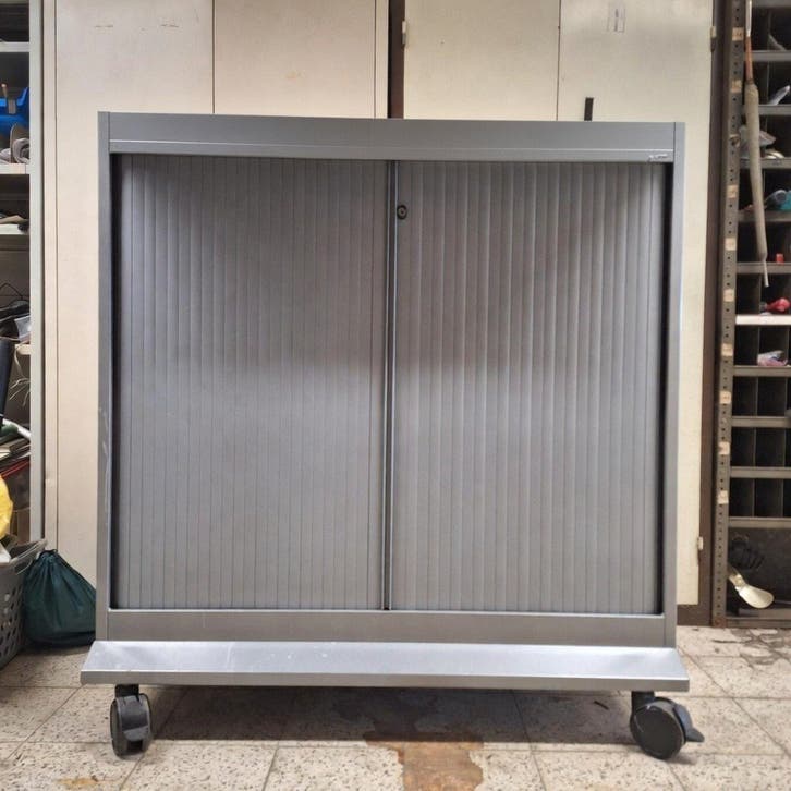 ACTIE: Ahrend Archiefkast/Dossierkast/Roldeurkast + Wieltjes