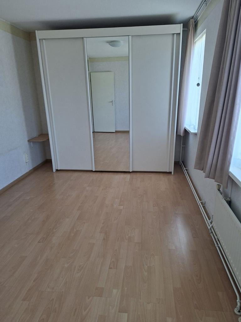 Mooie garderobekast met spiegeldeuren - Almere Buiten, Ophalen, Met deur(en), 200 cm of meer, Zo goed als nieuw