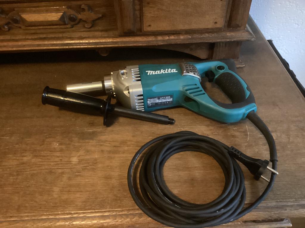 Nieuwe Makita menger UT1305 150,00 euro oa voor stukadoorspe, Ophalen, Nieuw, 600 watt of meer
