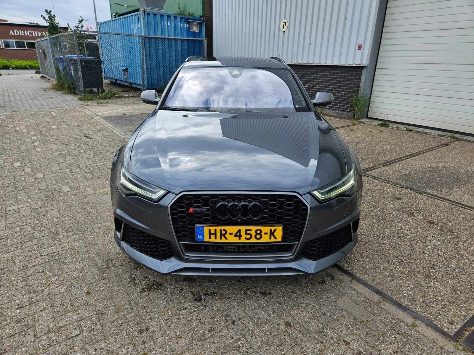 Audi RS6 Avant Quattro (2015) — Uitstekende staat & Akrapovi, Auto's, 8 cilinders, 4 stoelen, Zilver of Grijs, 3993 cc