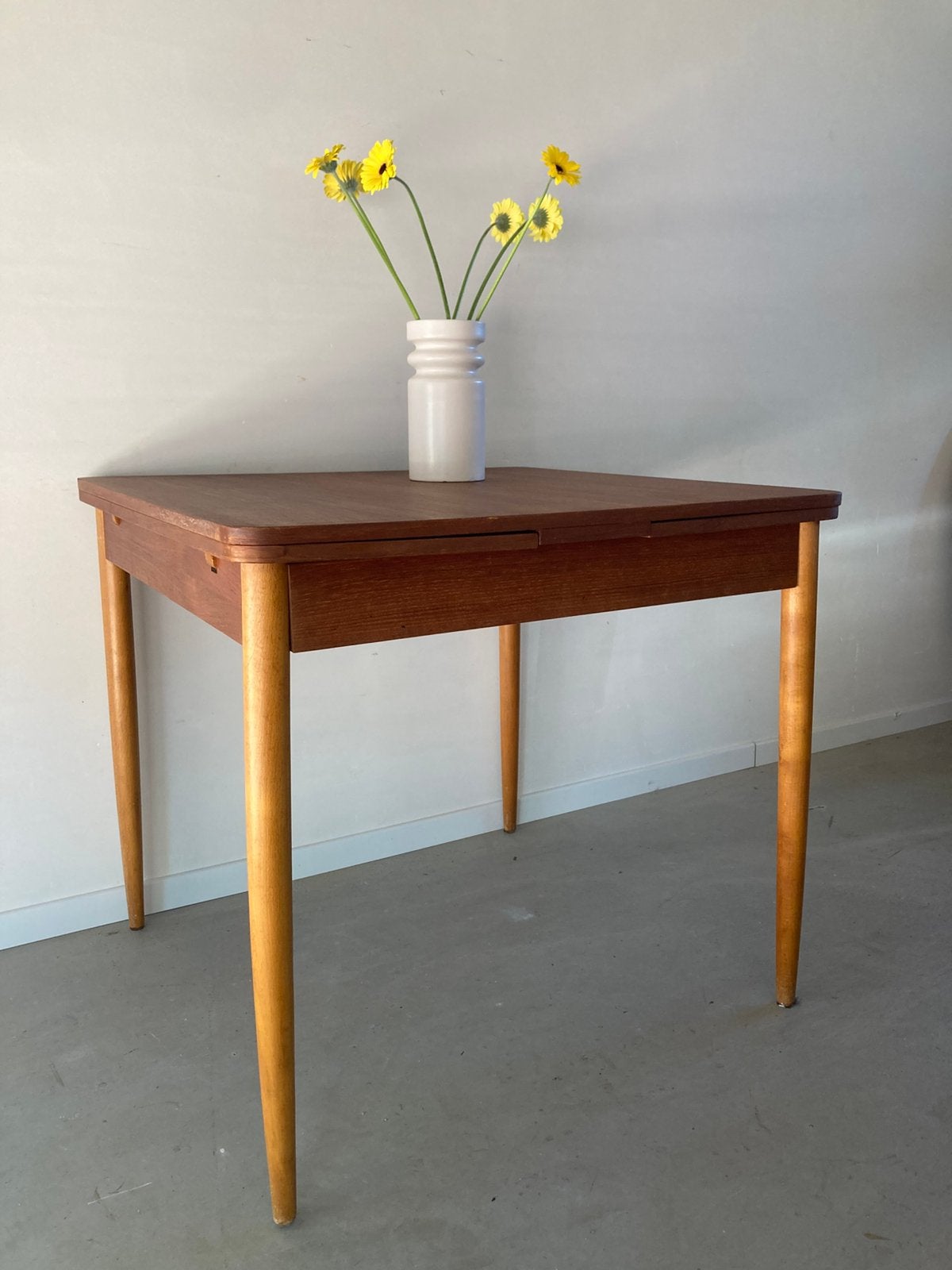 Foto 3 van Midcentury vintage teak eettafel uitschuifbaar