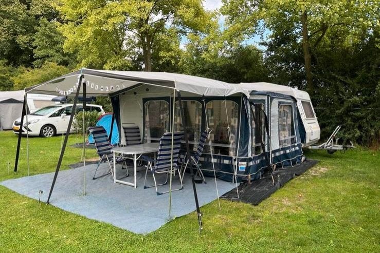 Knaus Sudwind met stapelbed, Vast bed, Treinzit, Particulier, 4 tot 5 meter