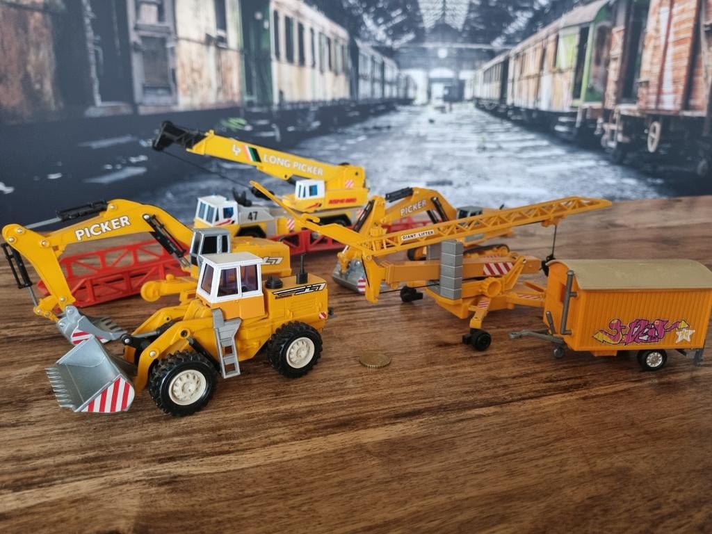 Speelgoed bouwvoertuigen set - graafmachine, kraan, shovel, Ophalen of Verzenden, Zo goed als nieuw