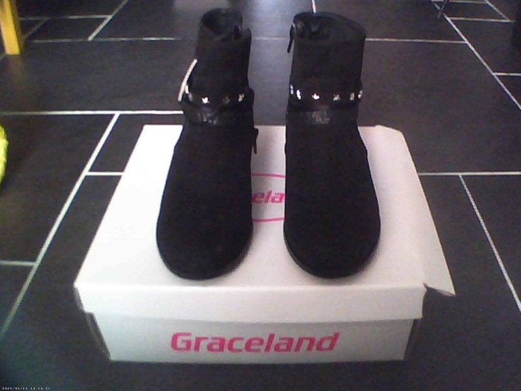 Zwarte Graceland enkellaars met studs — nette staat, Kleding | Dames, Graceland, Ophalen of Verzenden, Zo goed als nieuw, Zwart