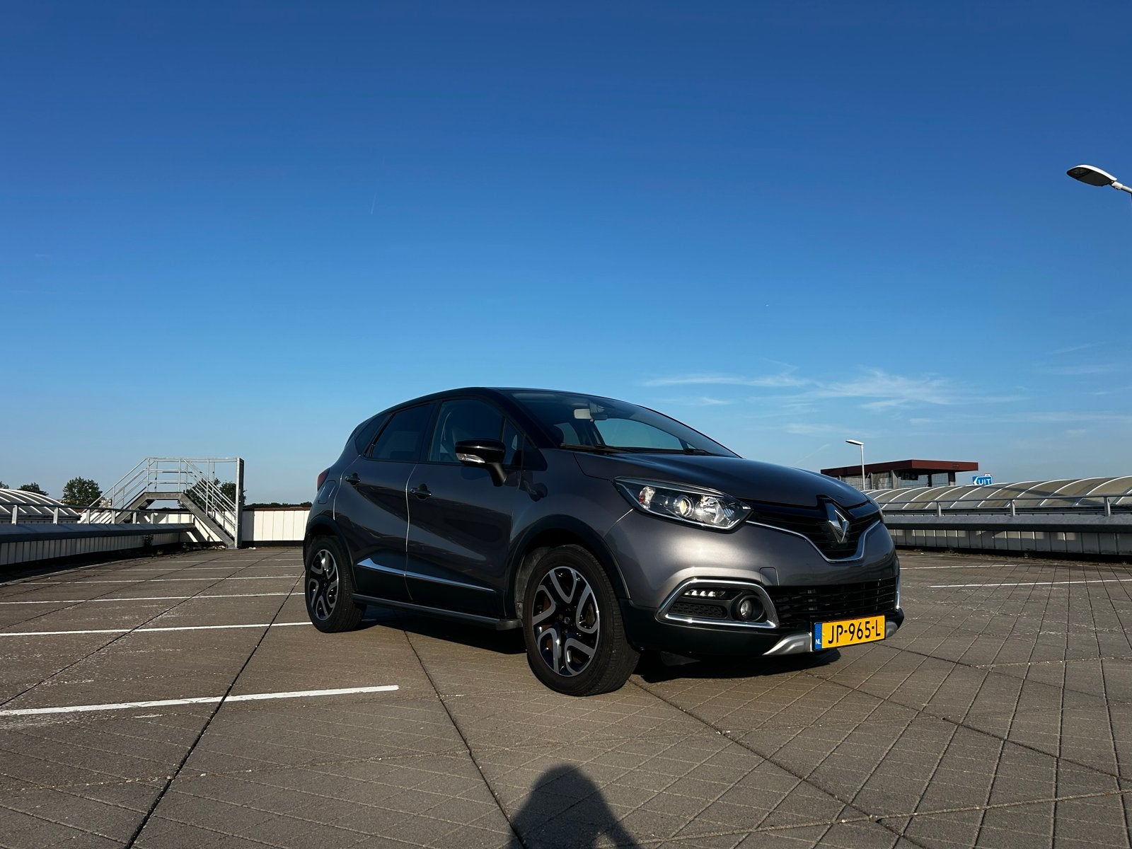 Renault Captur 0.9 TCE 90 2016 Grijs, Voorwielaandrijving, 898 cc, Zwart, 49 €/maand