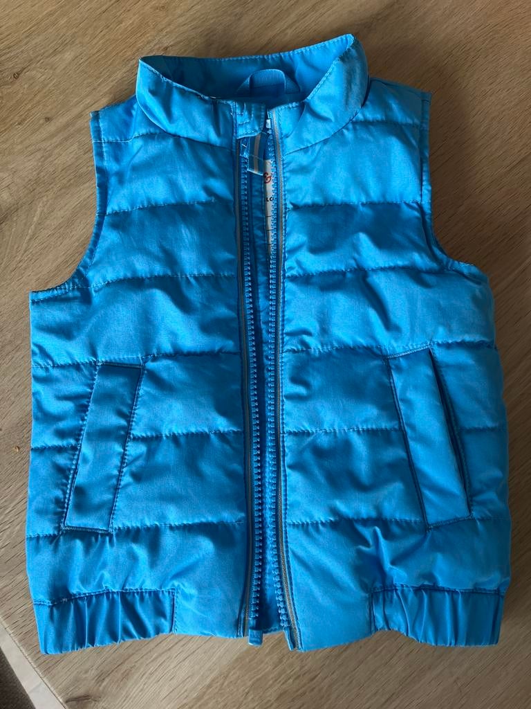 Heerlijke lichtblauwe bodywarmer - 12 mnd, Kinderen en Baby's, Babykleding | Maat 80, Ophalen of Verzenden, Zo goed als nieuw